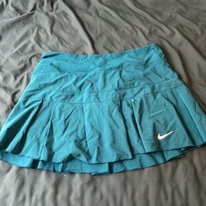 Green Nike Dri-fit tennis skirt